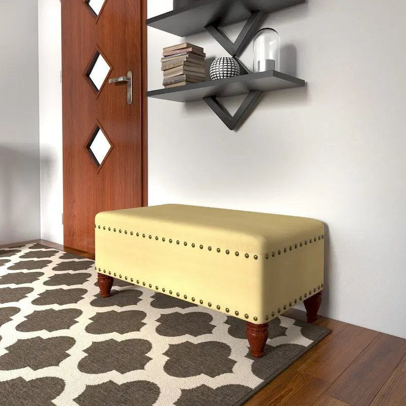 Banc de rangement clouté