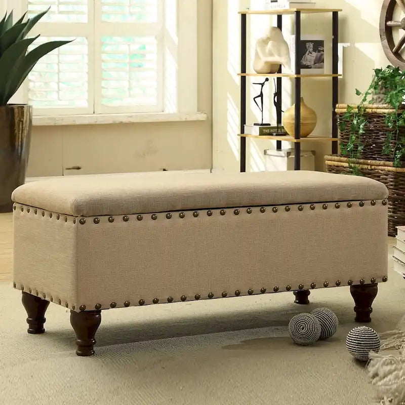 Banc de rangement clouté