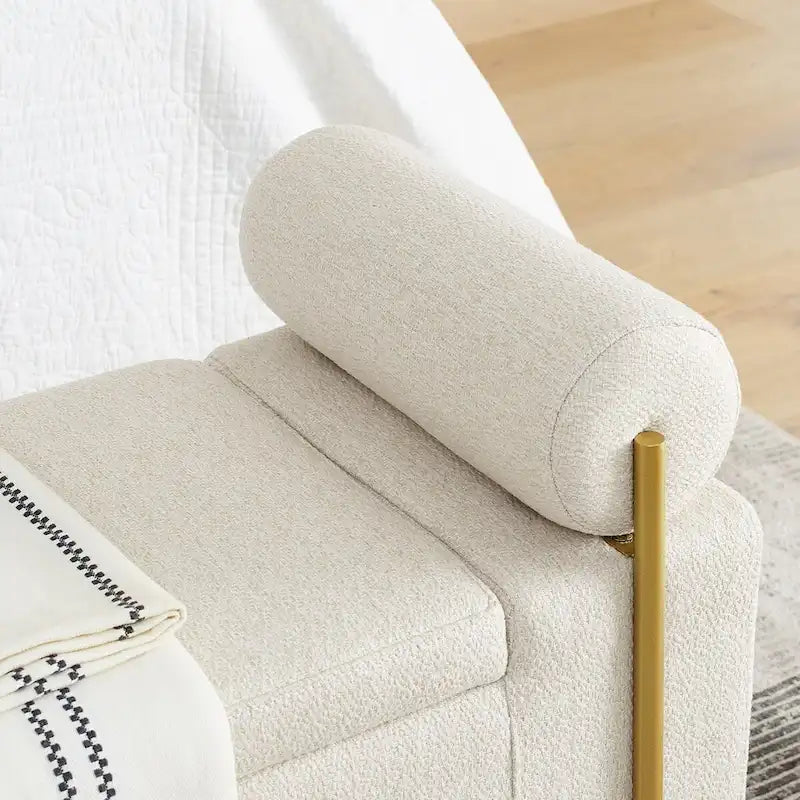 Banc de rangement capitonné en lin avec accoudoirs cylindriques