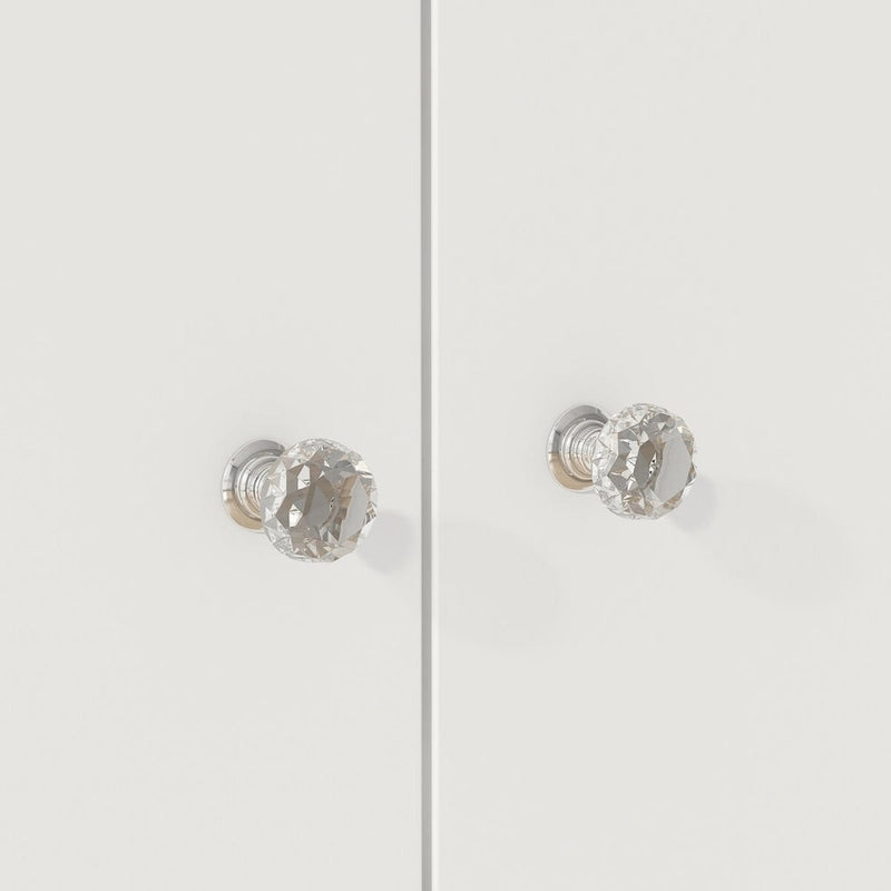 Bahut blanc avec de nombreux compartiments de rangement